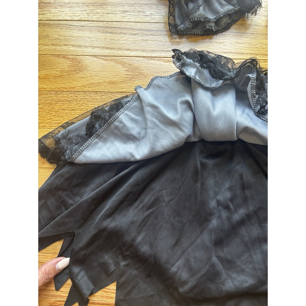 Ladies Pirate Overskirt Costume OS Gothic Lace Skull Cuffs Halloween - Picture 3 of 10